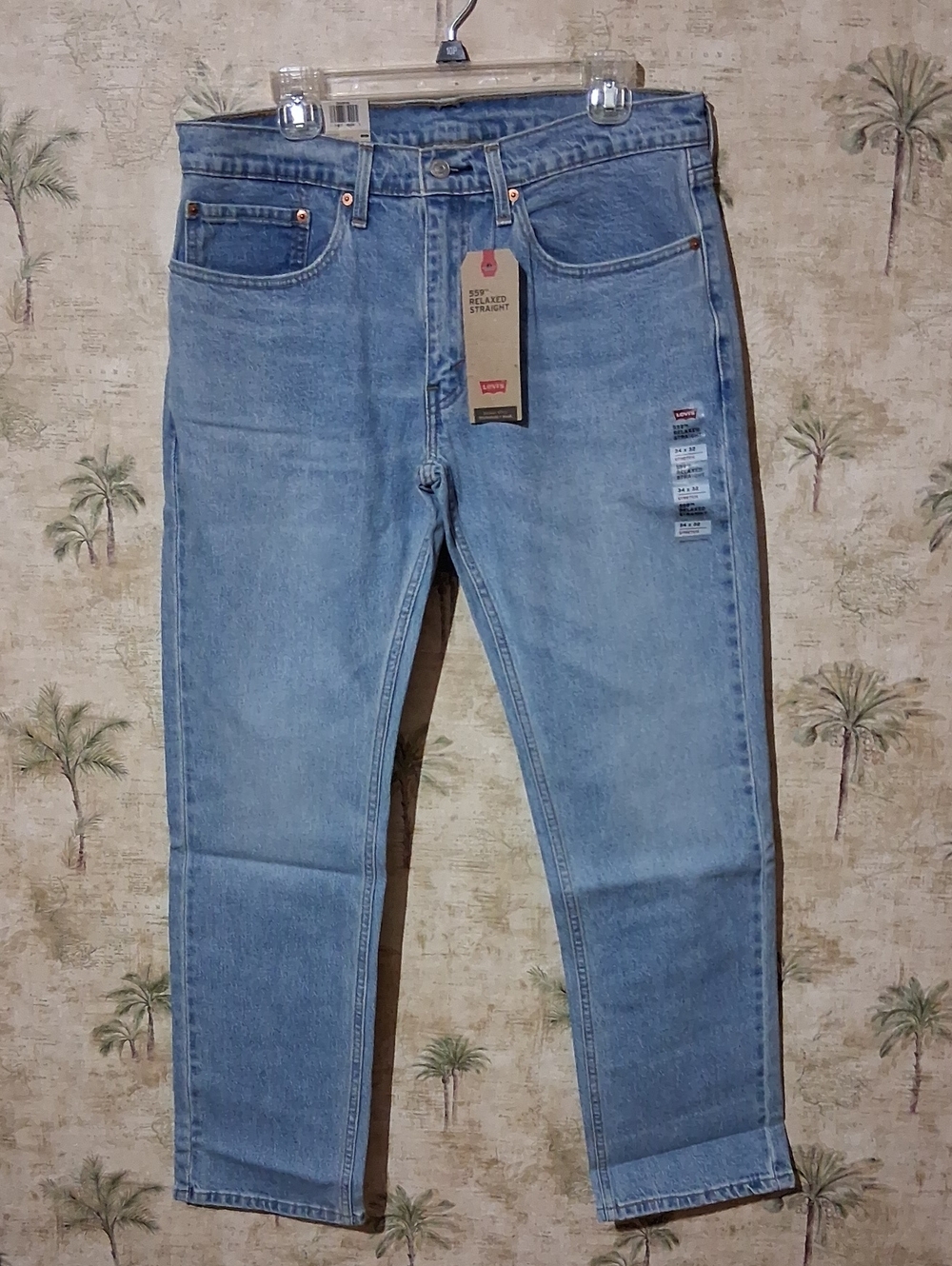 Levi's Men's Relaxed Straight Jeans in Light Blue Denim